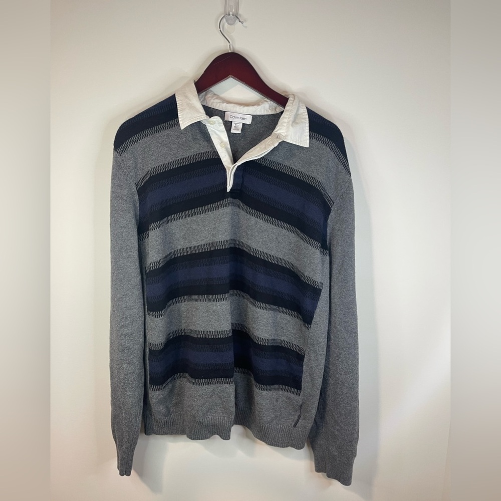 Calvin Klein Men's Gray and Blue Striped‎ crewneck Sweater